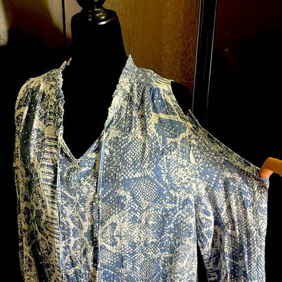 Cooper & Ella cold shoulder long sleeve boho blouse (L) - Picture 11 of 11